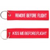Brelok / Zawieszka do kluczy - REMOVE BEFORE FLIGHT - KISS ME BEFORE FLIGHT - Czerwony